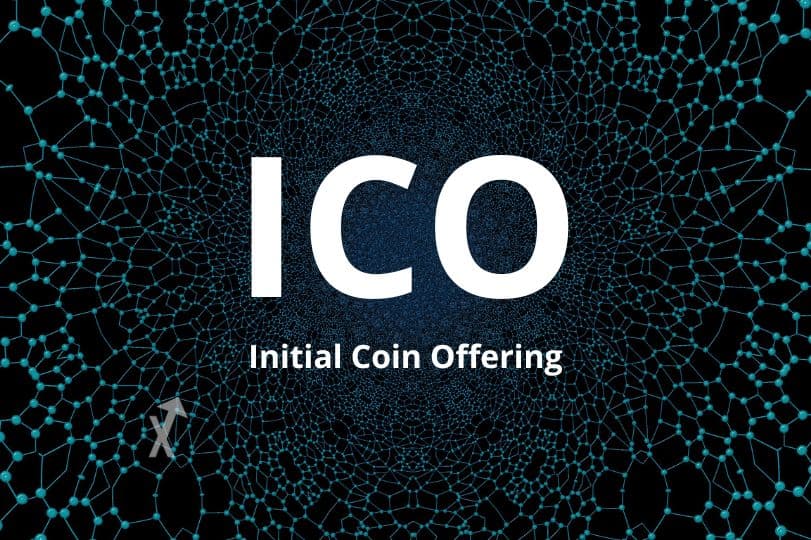 Mot ICO et mention Initial Coin Offering en blanc sur un réseau de points reliés turquoise