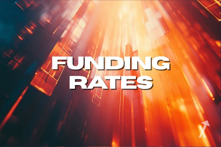 Inscription « Funding rates » sur fond de gratte-ciel baignés de lumière orange